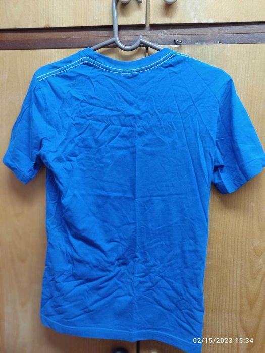 Тийнеджърски спортни дрехи в отлично състояние-фанелки, суичъри