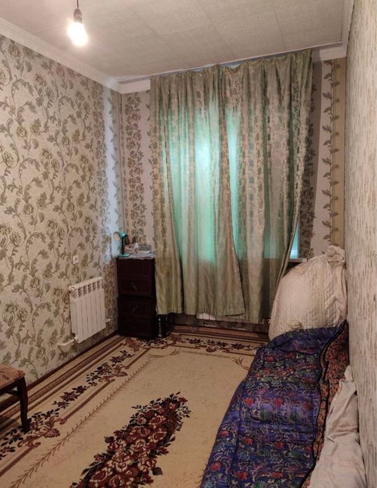 Продам 2/4/4 ком квартиру куйлюк массив 1  кирпич