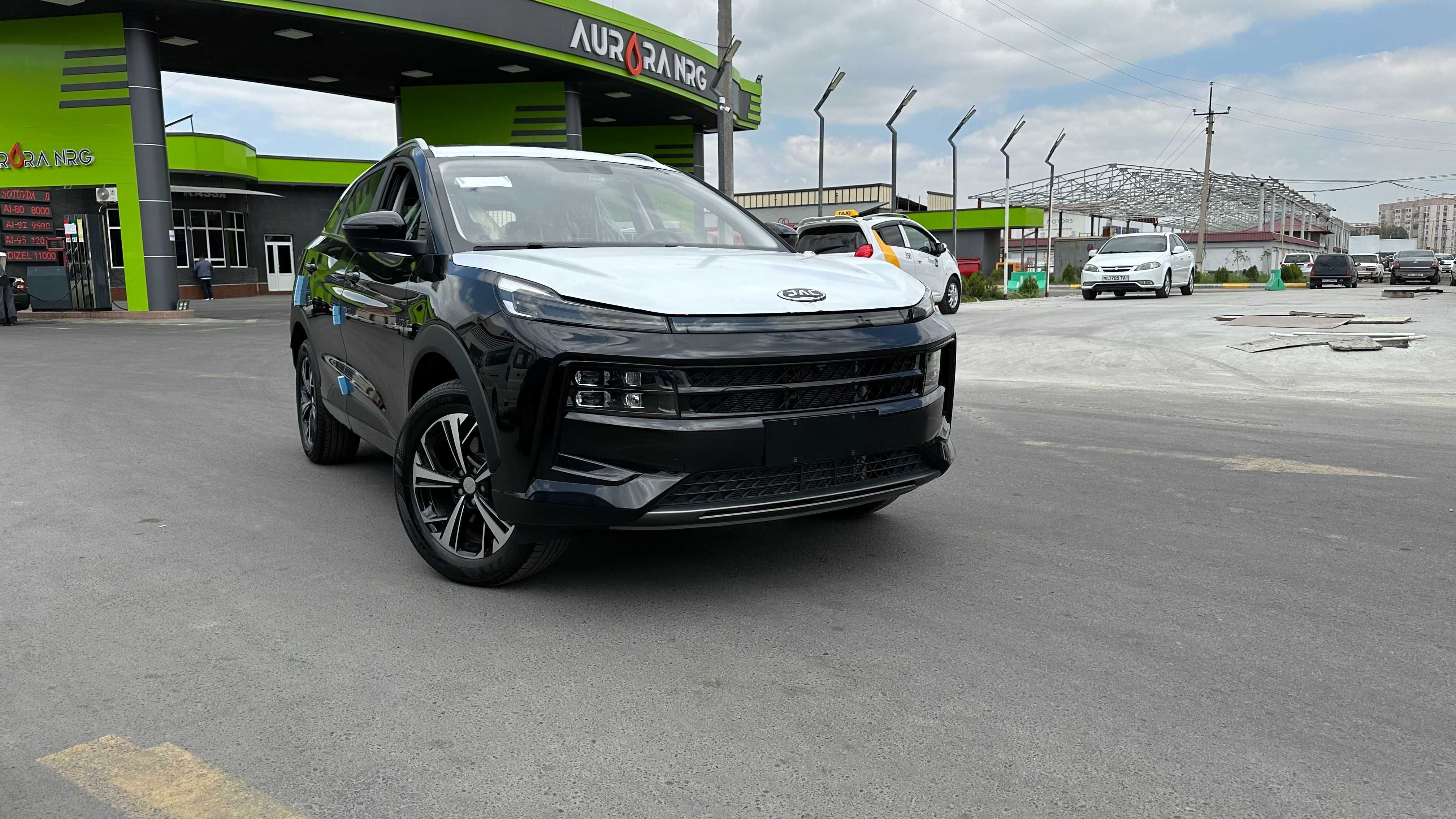 JAC JS6 - шаҳар ва узоқ йўллар учун ақлли ва қулай кроссовер!