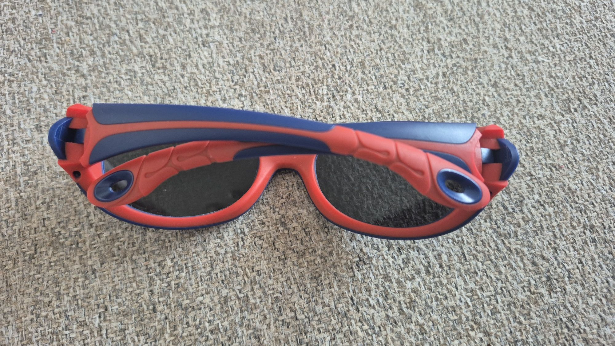 Детски слънчеви очила с качествена UV защита, от Joy Optics
