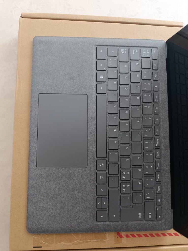 Лаптоп Microsoft Surface 4 13,5' Core i5
