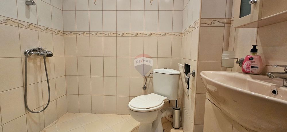 Дава се под наем Двустаен апартамент в Варна, Левски - 70 кв.м за 408 € - Снимка #11