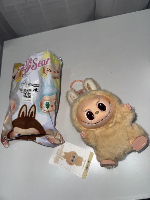 Лабубу игрушка поодам 2 штуки есть