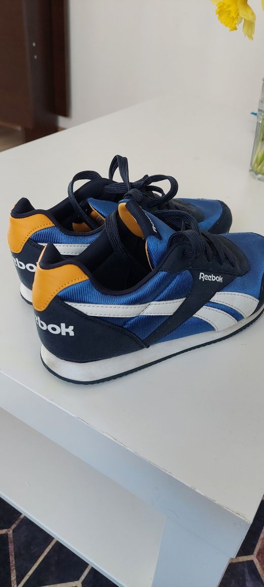 Adidasi Reebok, mar 37