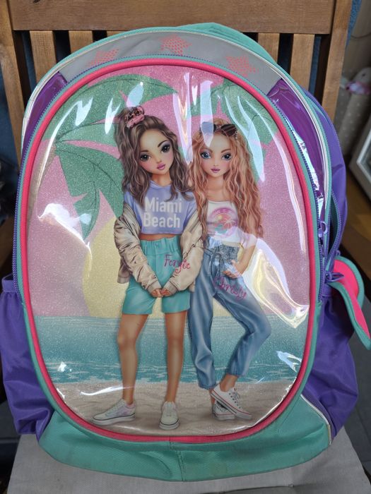 TopModel раница за училище