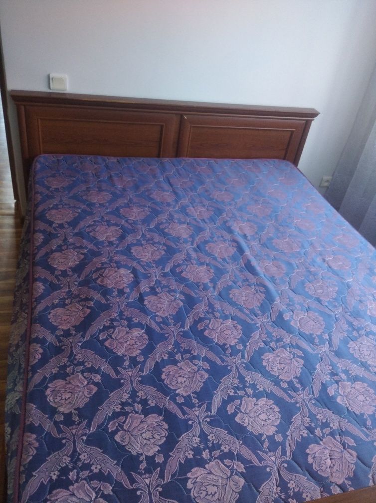 Кровать 1.80*2.0 с матрасом