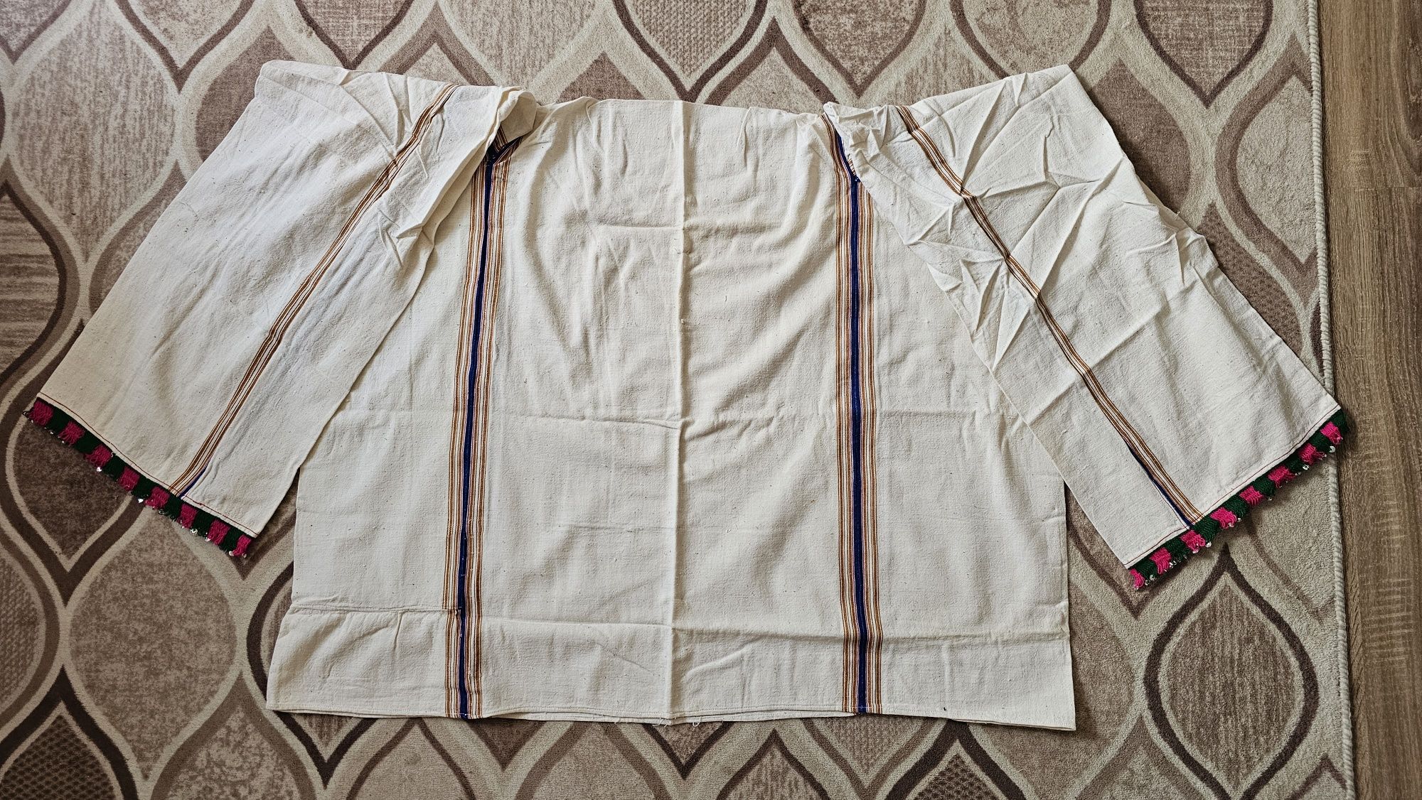 Кенарени ризи - ръчно тъкани