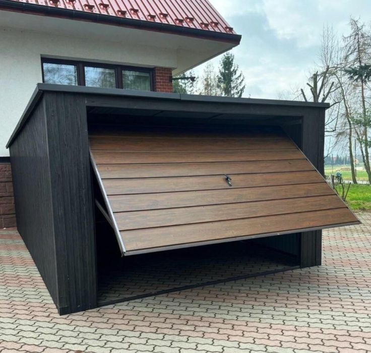 Construim garaje din panouri sandwish