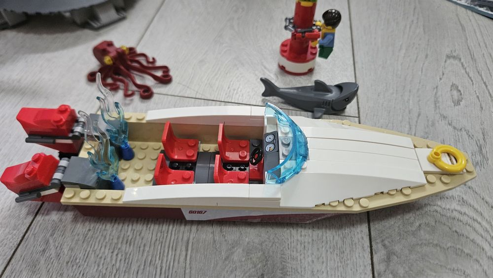 Lego City 60167-  Sediul central al Garzii de coasta