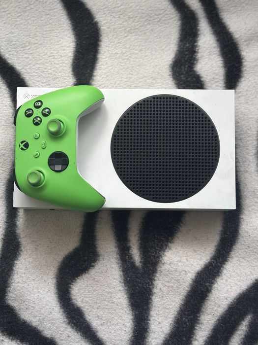 Xbox Series S 512GB + Maneta (vand urgent)