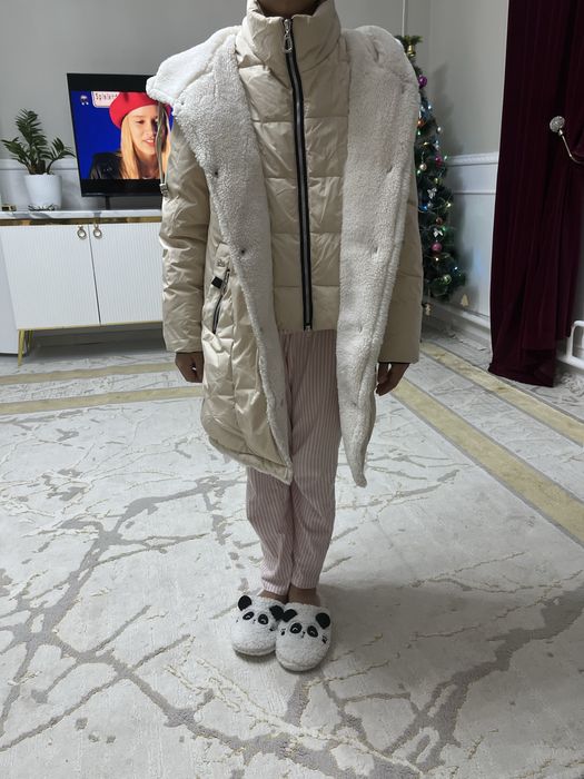 Продам новую куртку купила за 33000 продам за 12000  рост 140