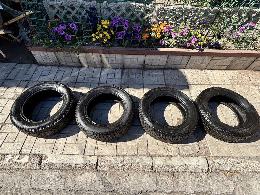 Gislaved Nord Frost 200 185/65R15 зимние шины