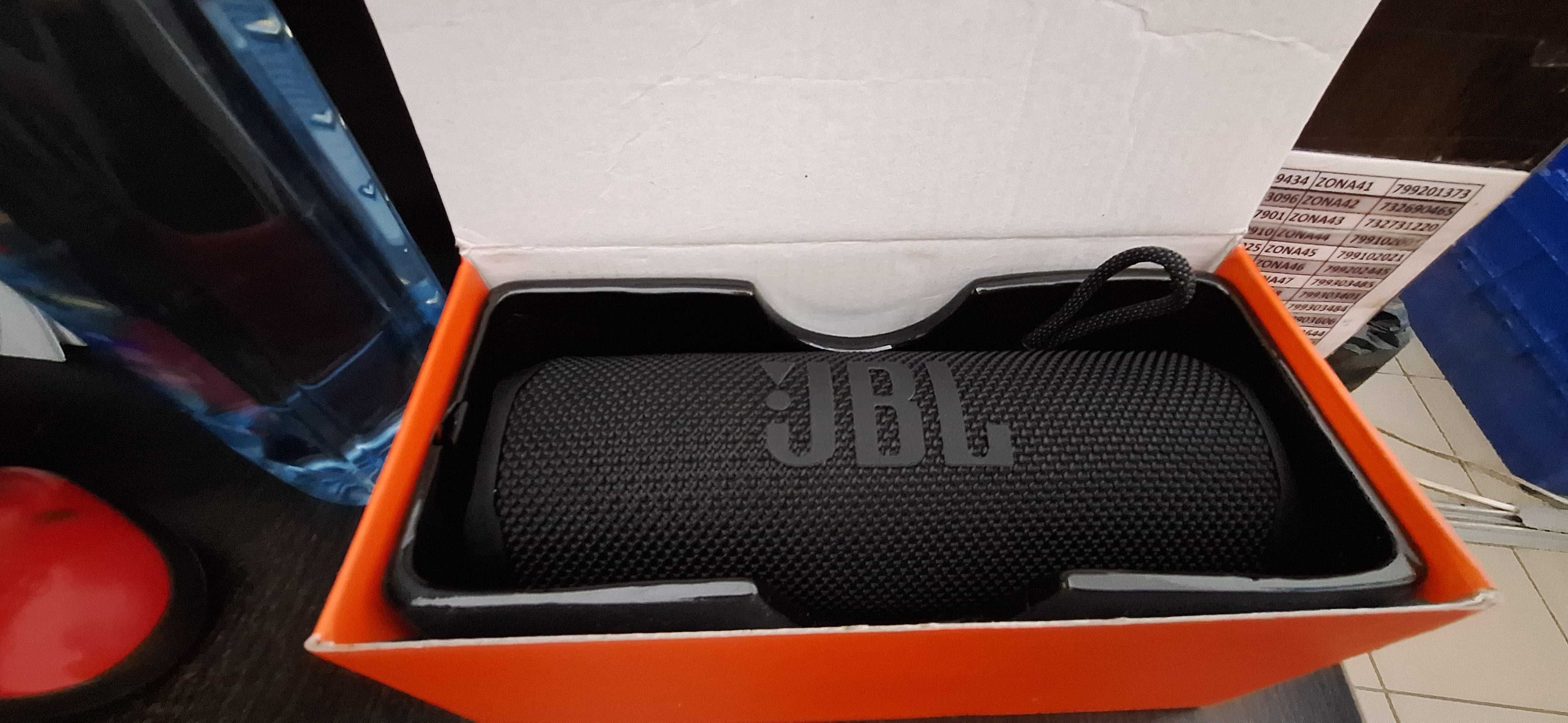 Boxa portabila JBL Flip 6, Bluetooth, IP67, USB C, 12h, Negru