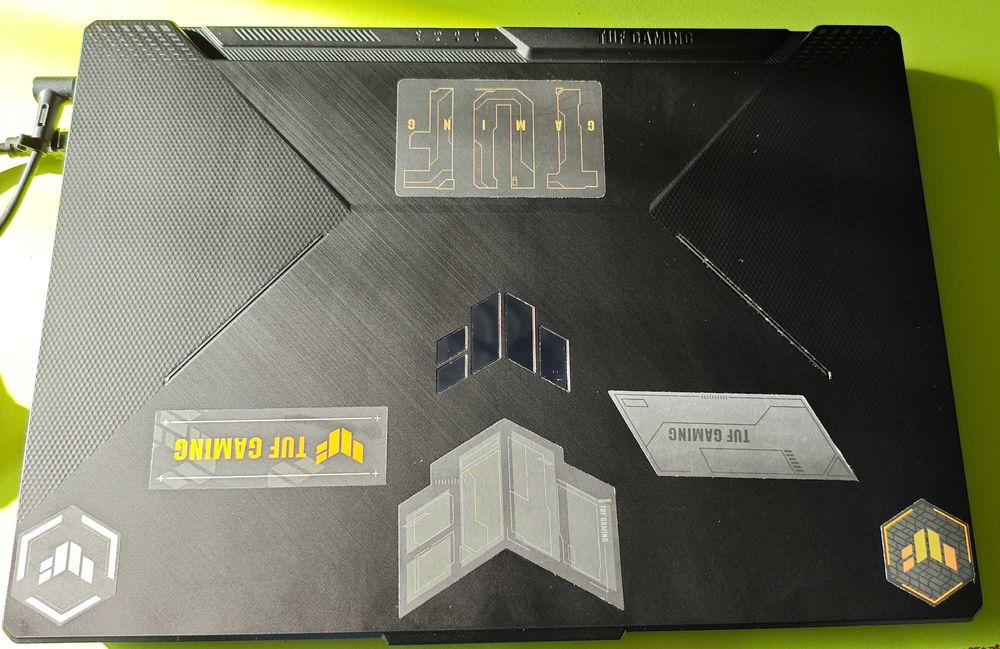 Продавам ASUS TUF Gaming A15-Ryzen 7/RTX 3050/32GB RAM/2TB - Като НОВ