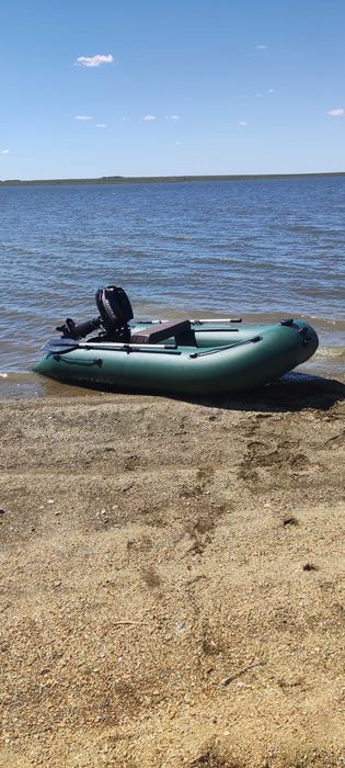 Продам надувную лодку пвх Инзер. 2.8м