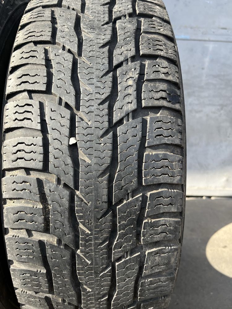 2 бр. гуми за бус 195/70/15C Nokian 6 mm DOT 1817