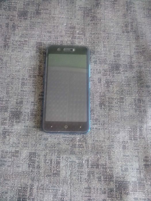 Продам смартфон Itel