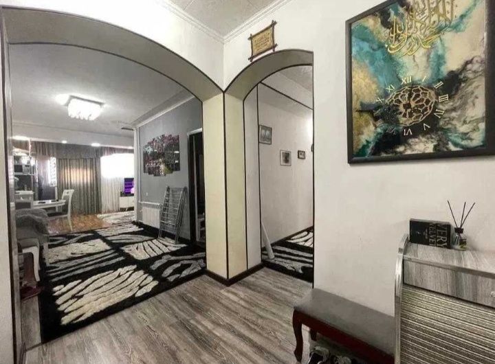 Продаётся квартира в центре города Ор-р Чорсу. Паркинг + кладовка 96м2