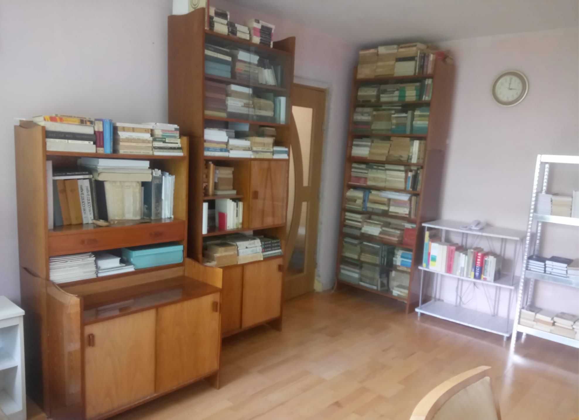 Apartament 3 camere, semidecomandat, 55000Euro, 67mp, negociabil.