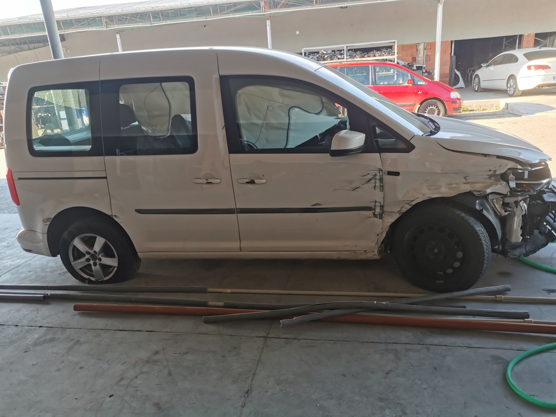 Vw Caddy 2.0TDI 102к.с. На Части