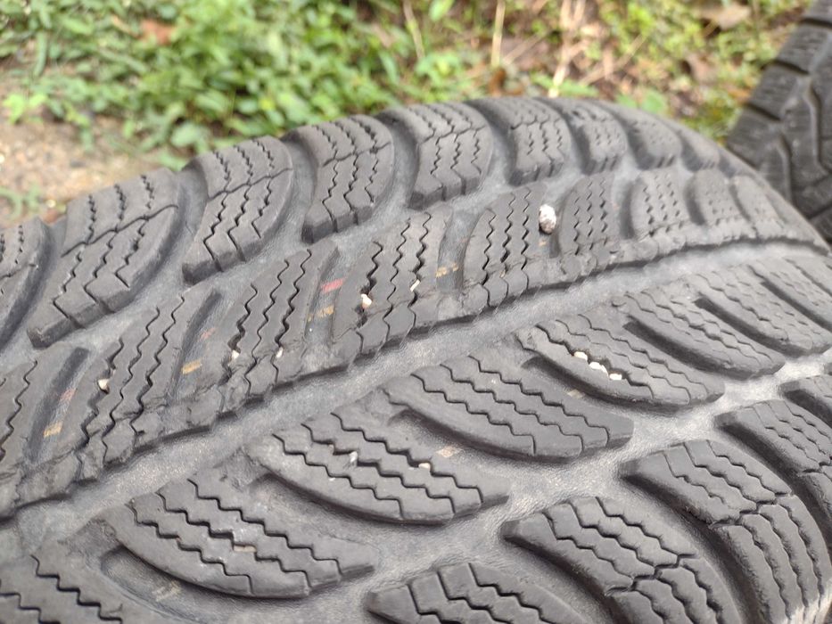 Зимни гуми    185 / 65 R 15
