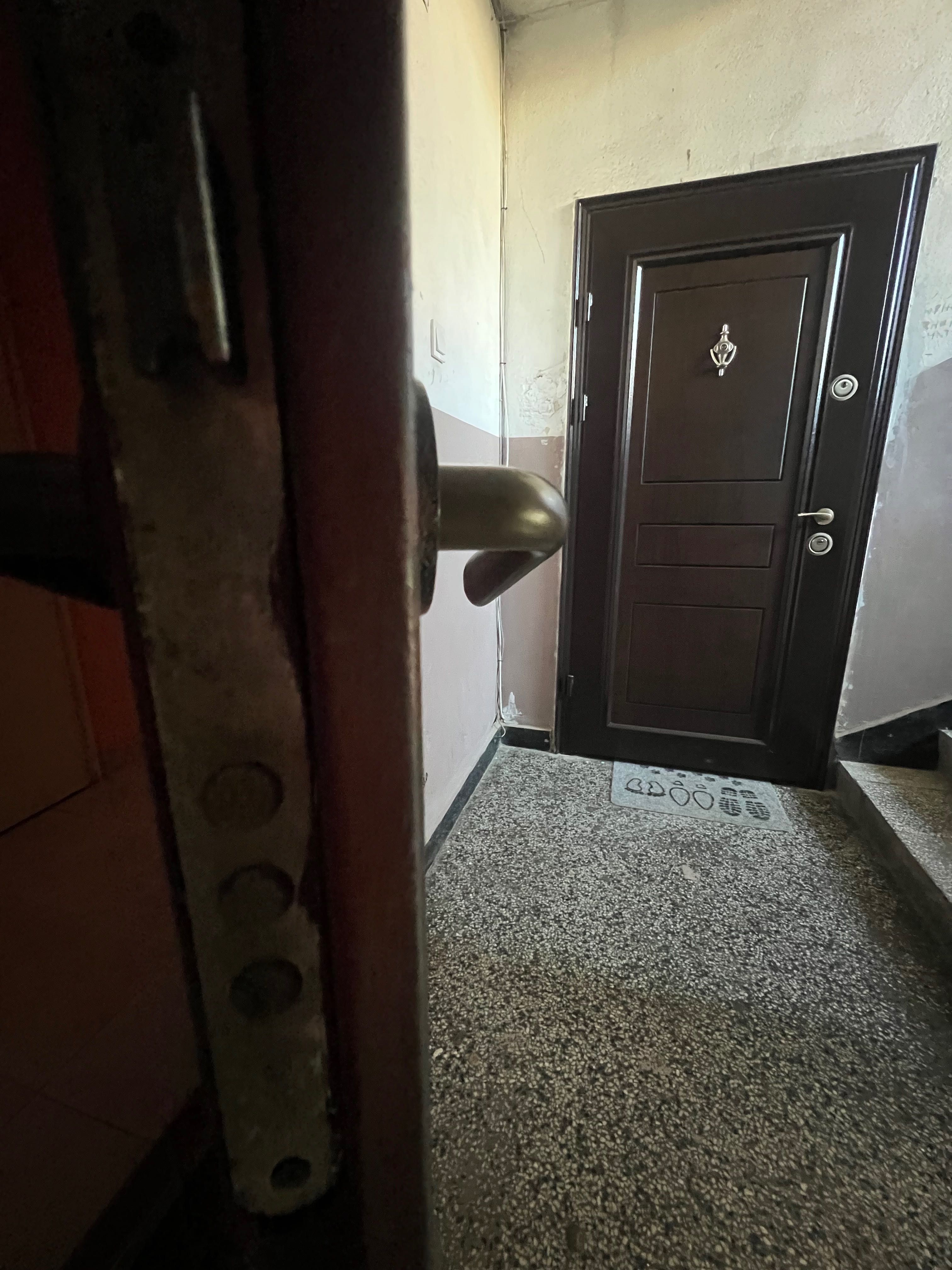Метална входна врата