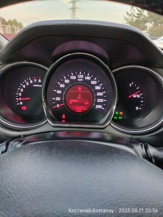 Продам автомобиль Kia CEED