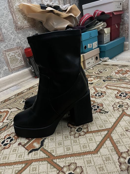 Зимняя обувь.Новые.Одевала 1-раза