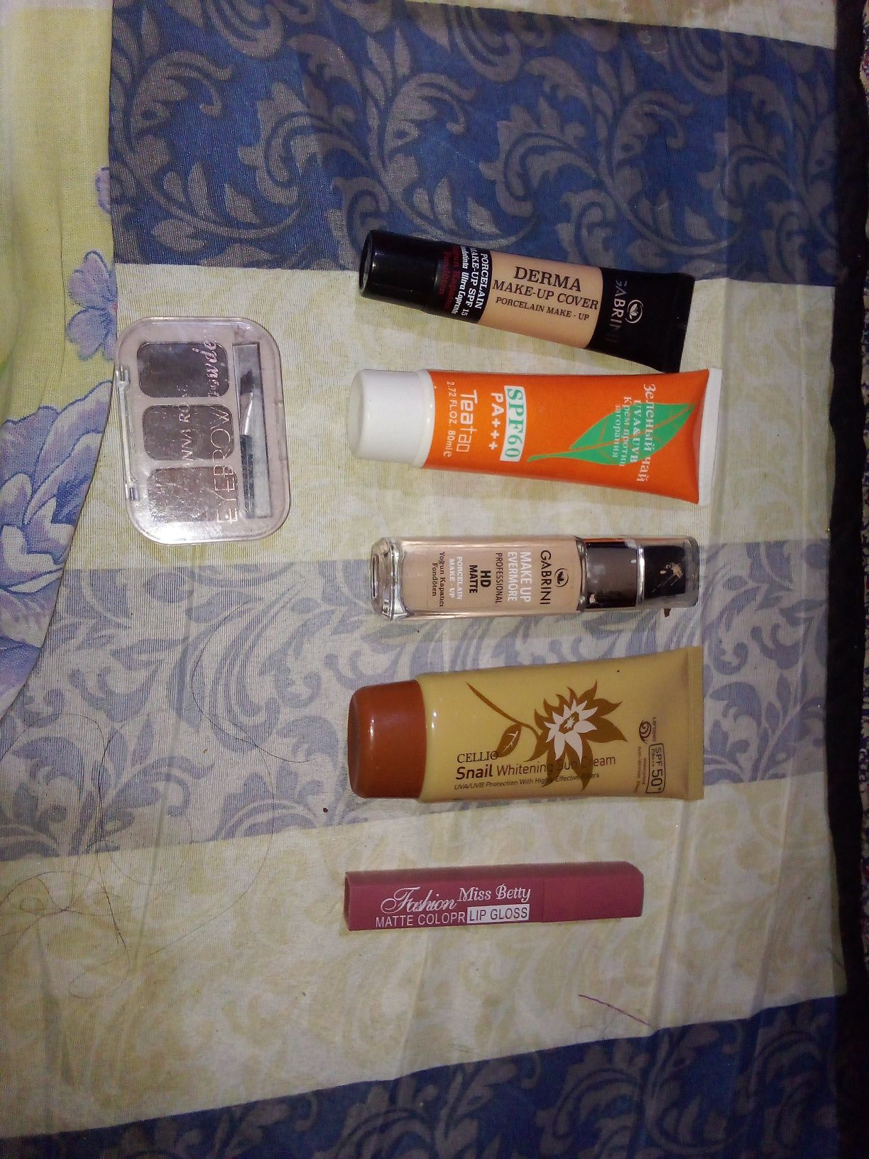 Tanalka 2 xil spf krem pomada qosh uchun ten
