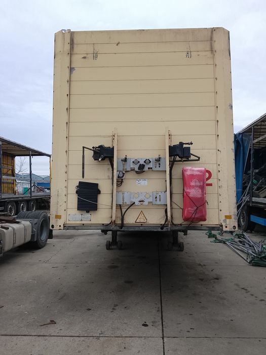 Vând semiremorca schmitz 2005