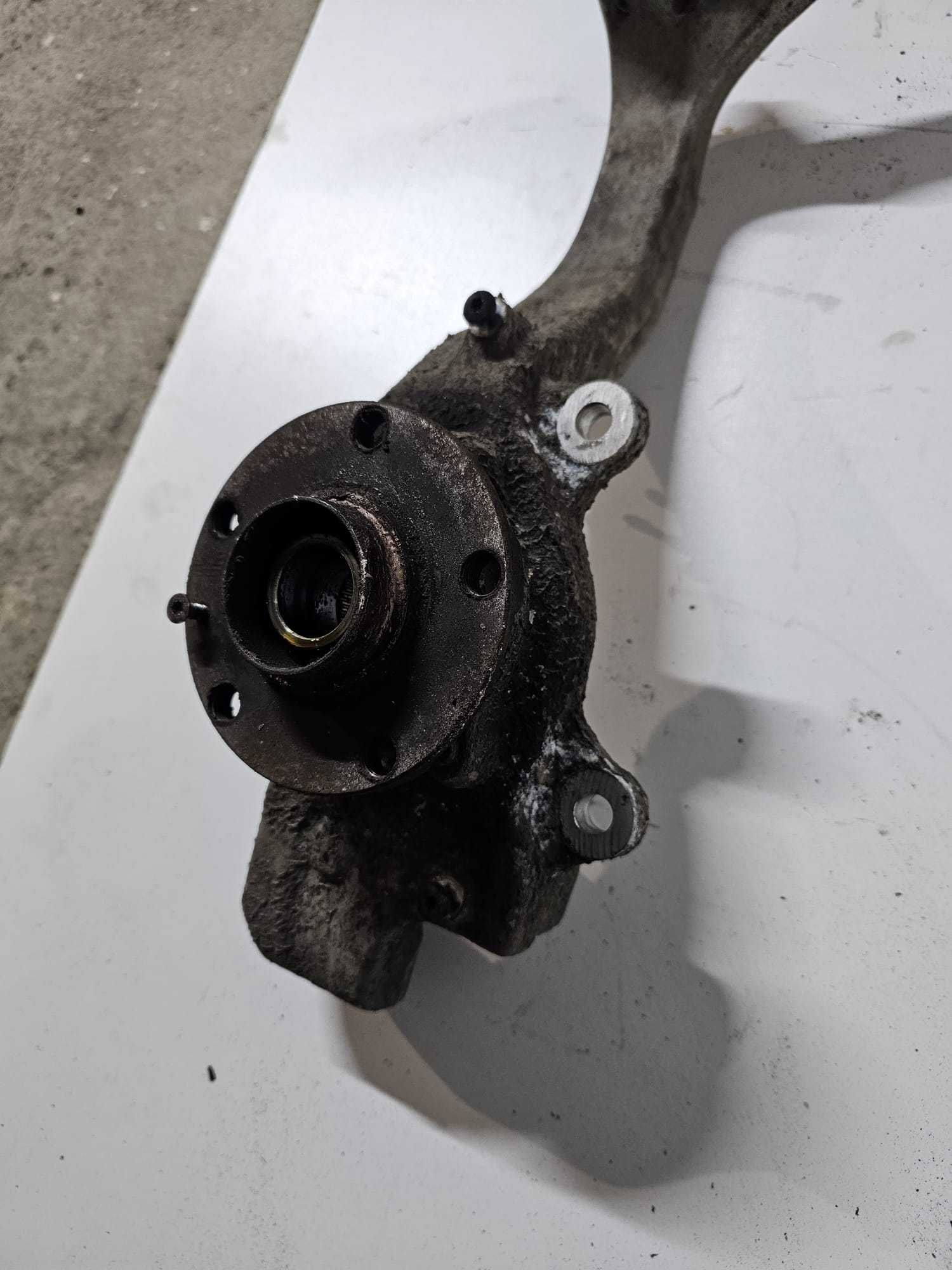 Fuzeta aluminiu stanga dreapta originala Audi A6 C6 4F 2005 - 2011