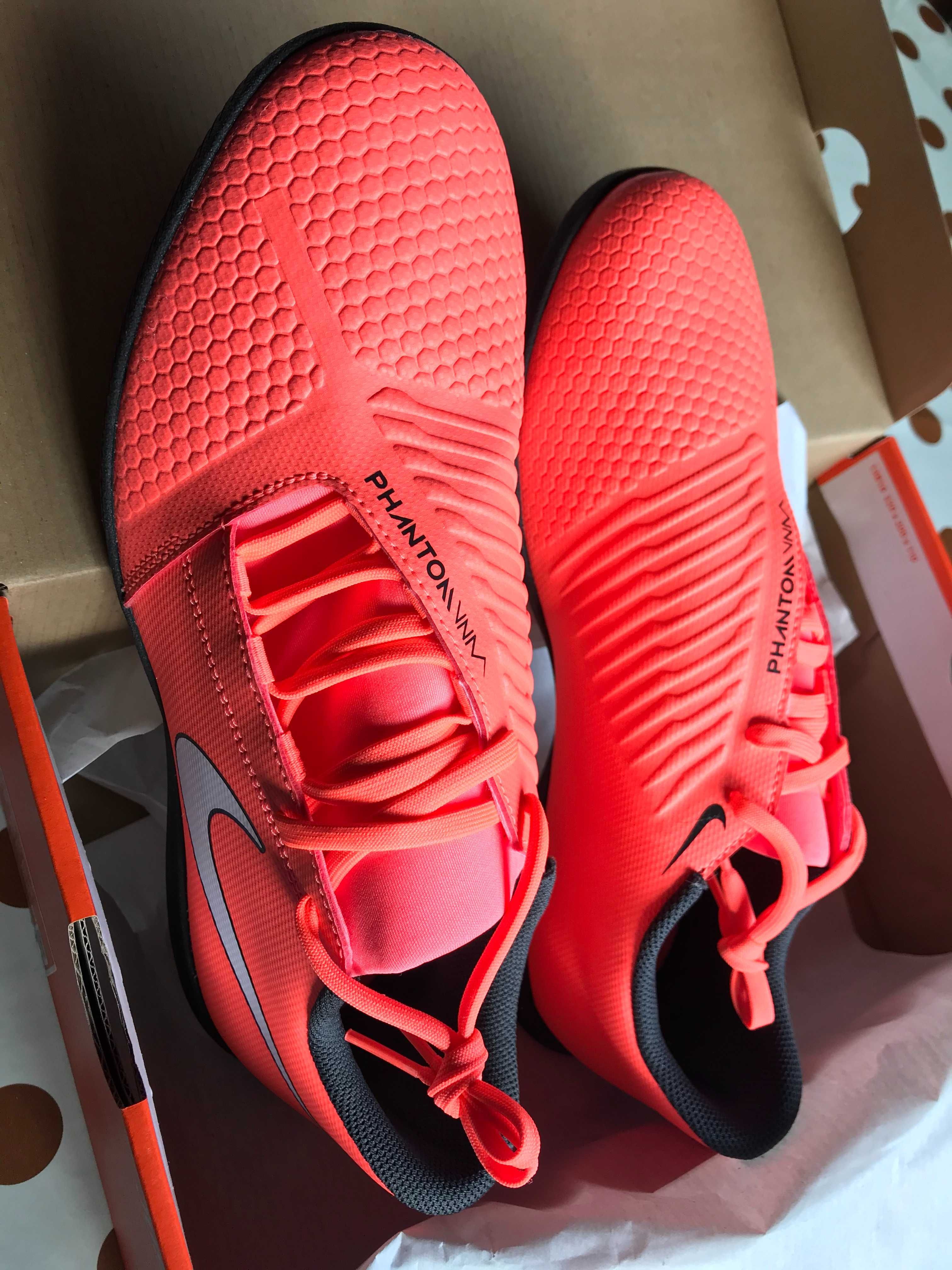 Мъжки футболни обувки Nike PHANTOM VENOM CLUB IC 44.5