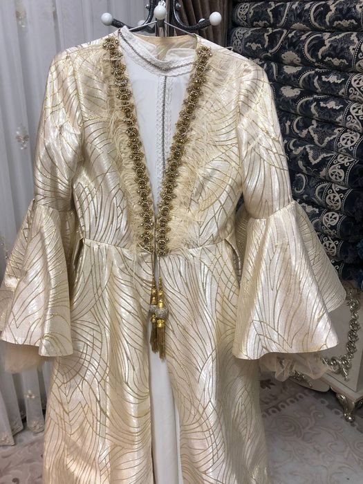 Kelinlik ansanbl libosi