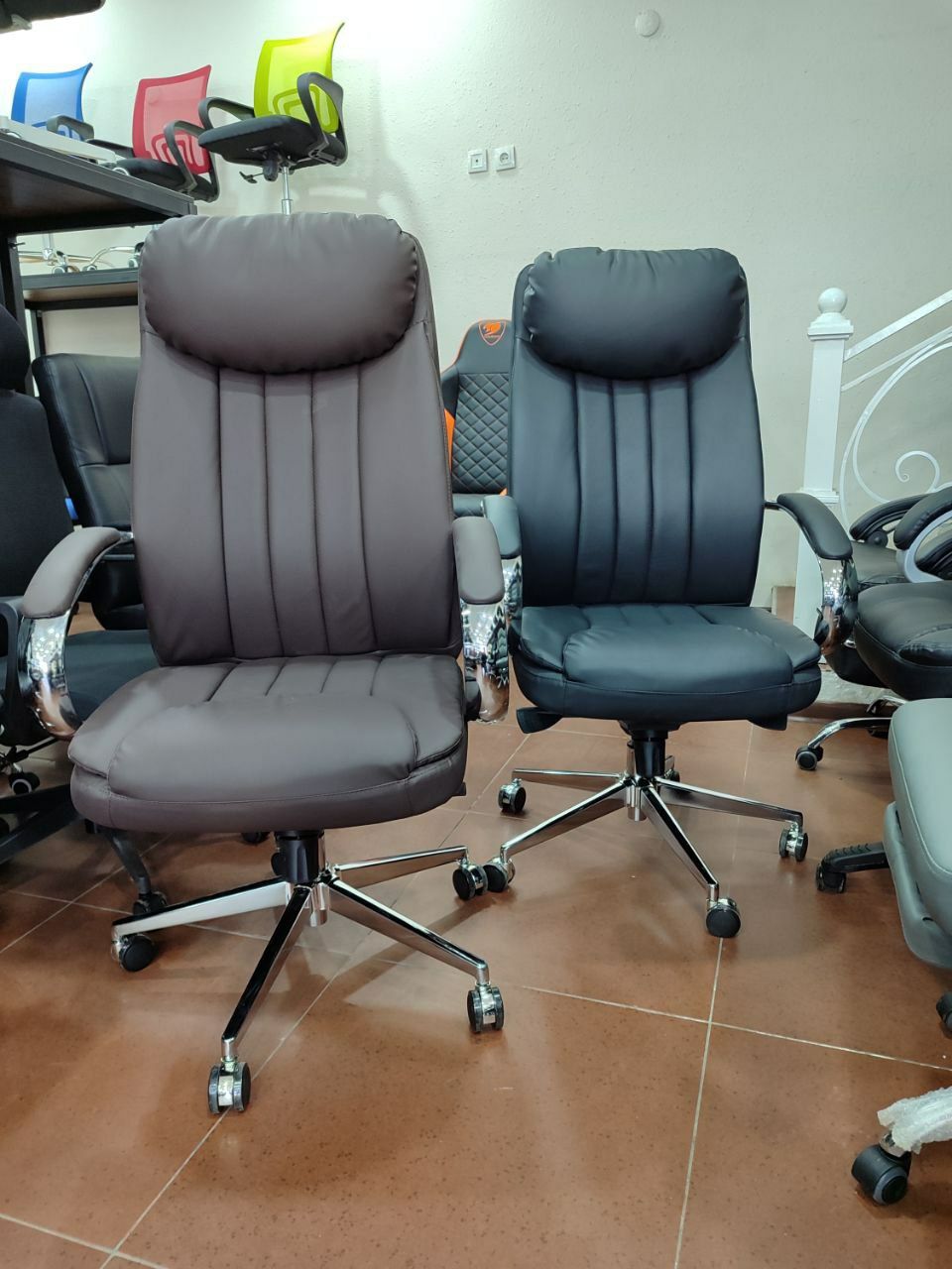 Кресло для руководителя и персонала модель Dacota