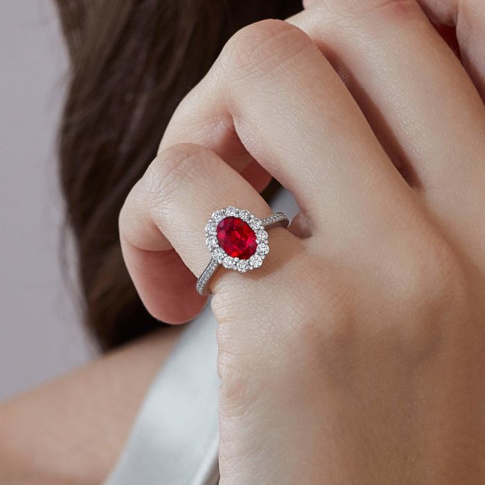 Bijuterii / pietre pretioase / obiecte de colectie/ diamante