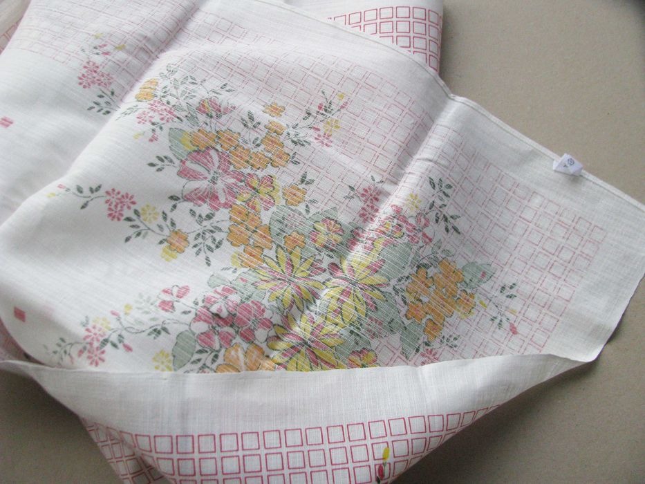 Покривка за маса кръгла бродирана Ленена, отлични