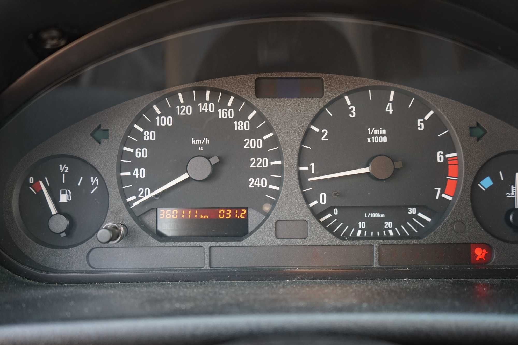 BMW 318 E36 Автоматик Газов инжекцион