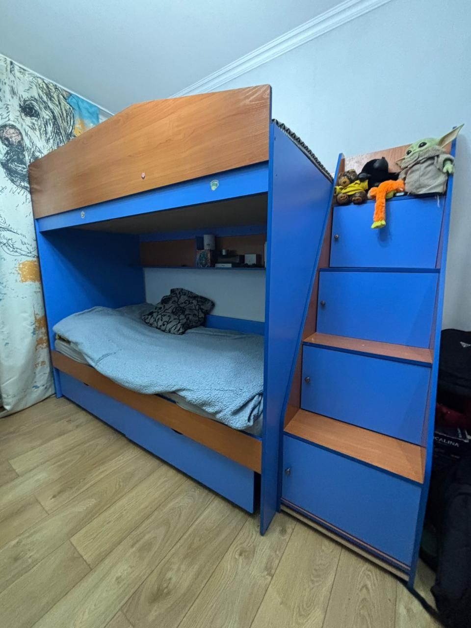 Продам двух ярусную кровать!
