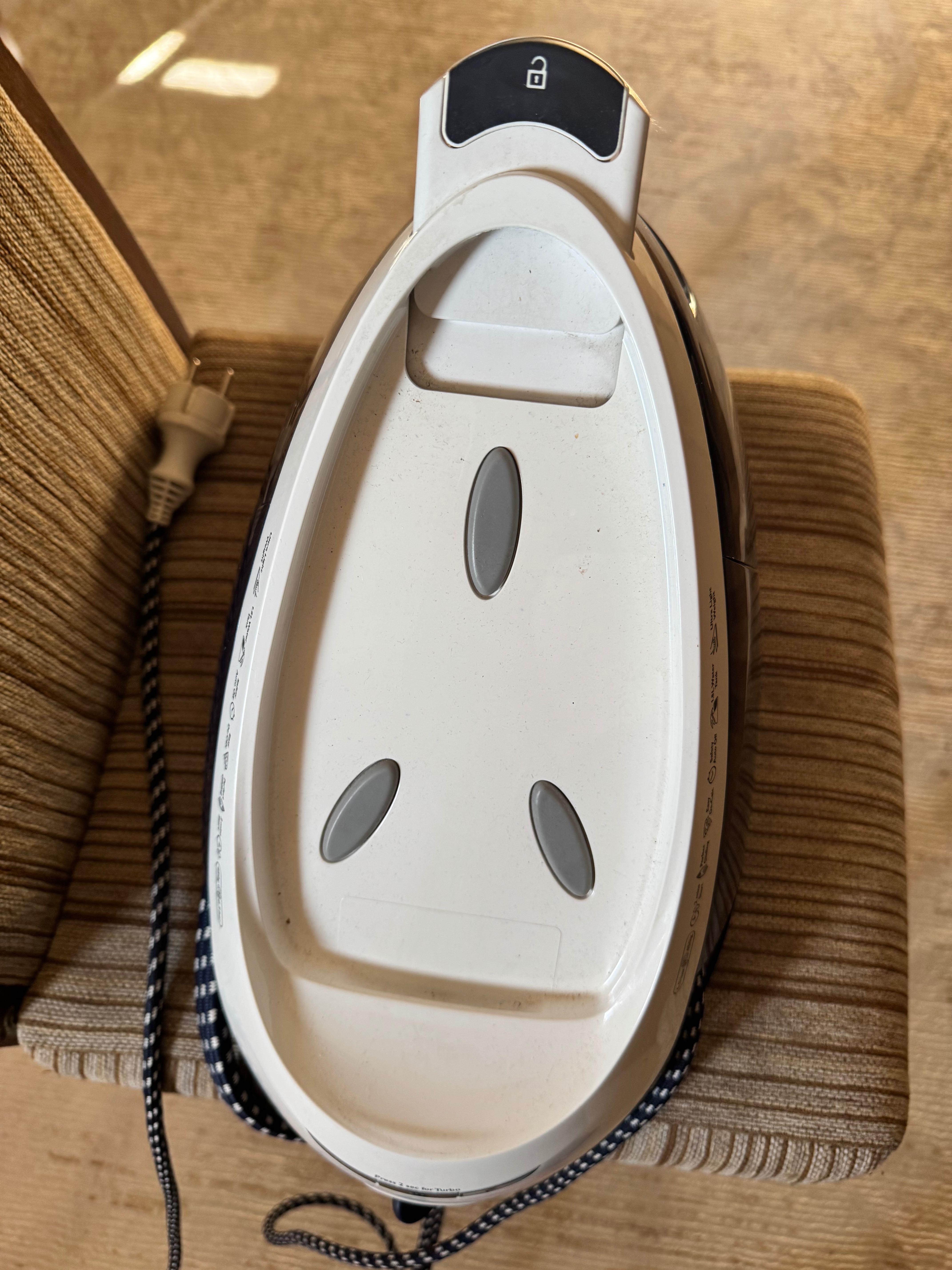 Парогенератор Philips PerfectCare Elite