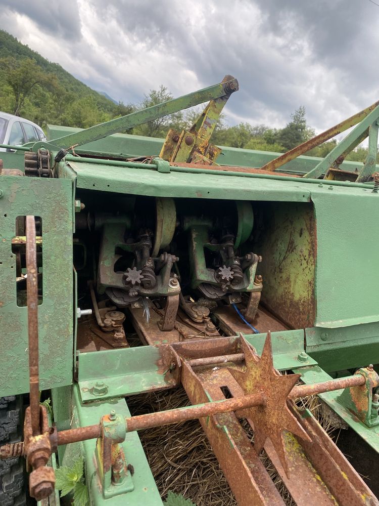 Продавам балопреса John Deere