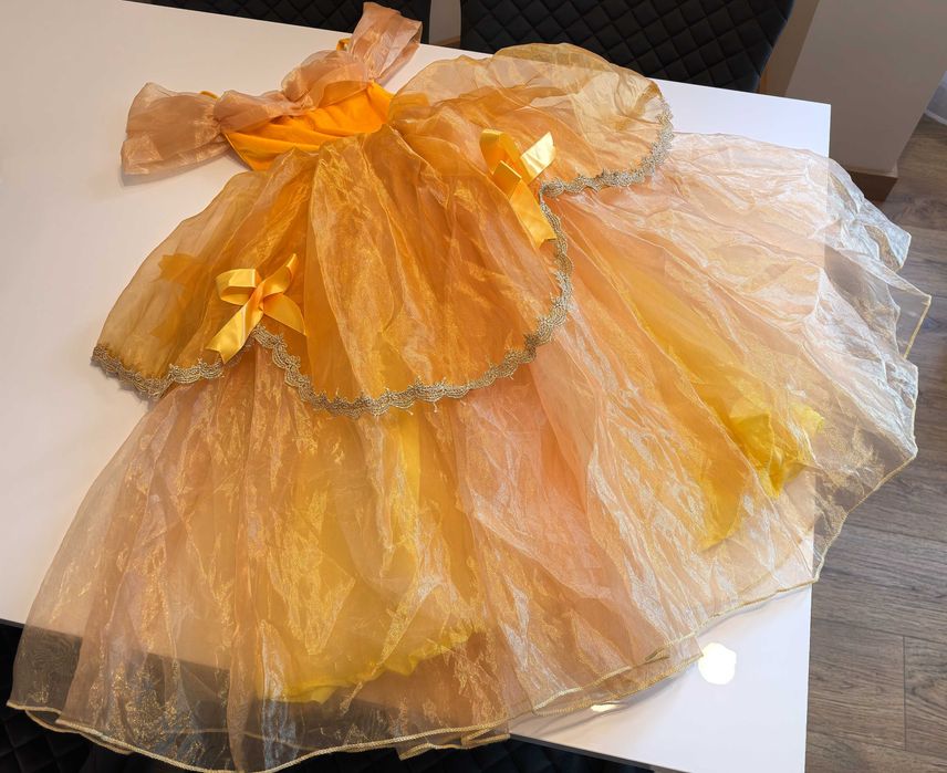 Роклята на принцеса Бел