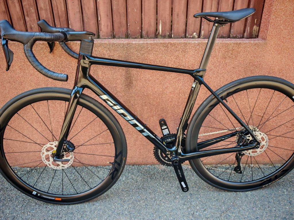 Bicicleta cursiera carbon Giant TCR ADVANCED Pro1 105 Di2 12V size M