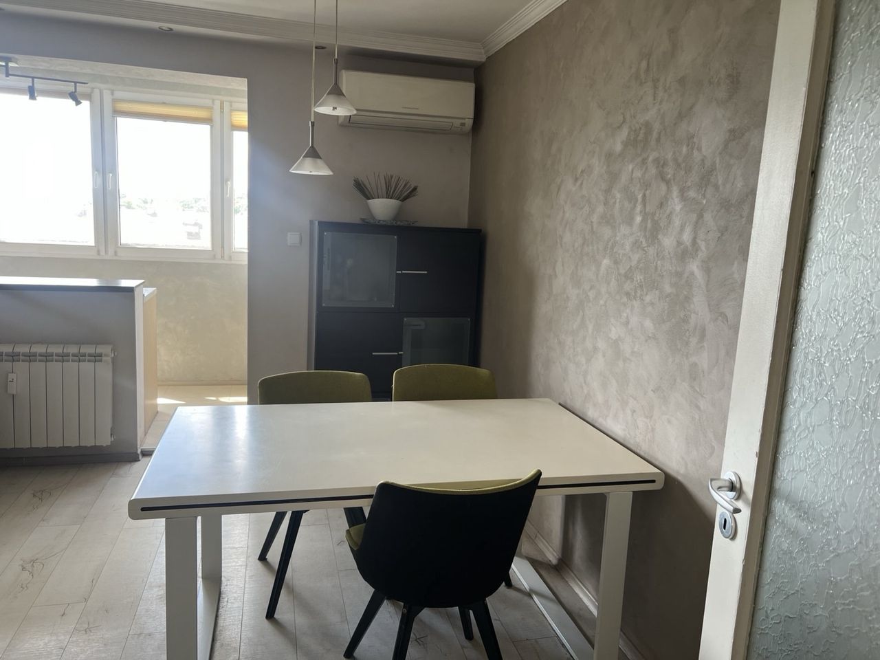 Продава се Тристаен апартамент в София, Зона Б-18 - 84 кв.м за 2679 €/кв.м - Снимка #2