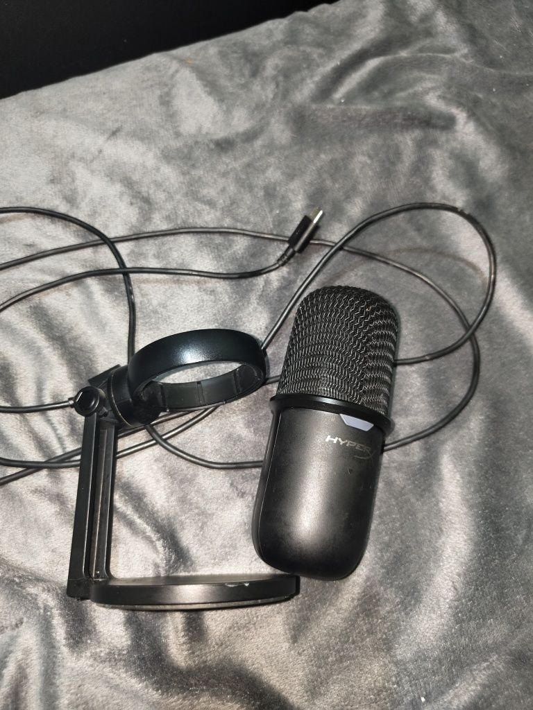 Продам микрофон hyperx solokast с мышкой razer