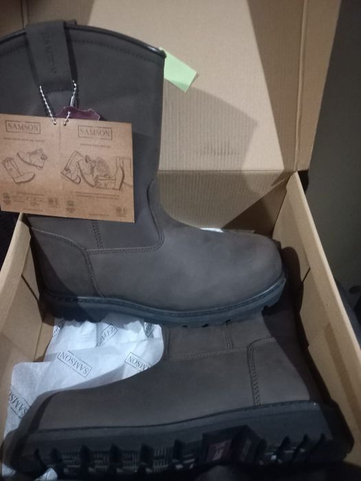 Продаётся сефти ботинка