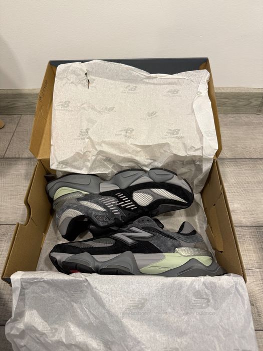 New balance 9060 мъжки 42 номер