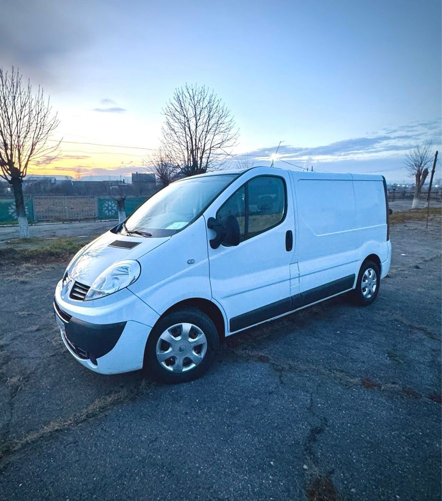 Opel vivaro 9 locuri,euro 5 si renault trafic duba 3 locuri de vanzare