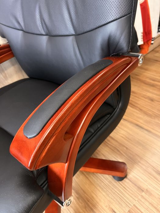 Scaun birou din piele si lemn natural de cires