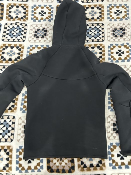 Tech negru model nou