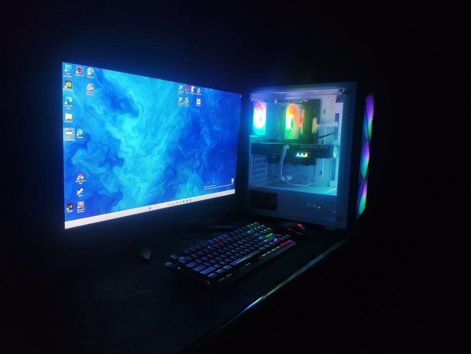 i5 12400/ RTX 5060 / MONITOR 200Hz